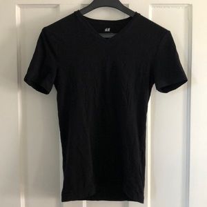 H&M XS v neck tee